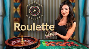 Pemain menikmati sesi live casino dengan dealer professional di javaslot